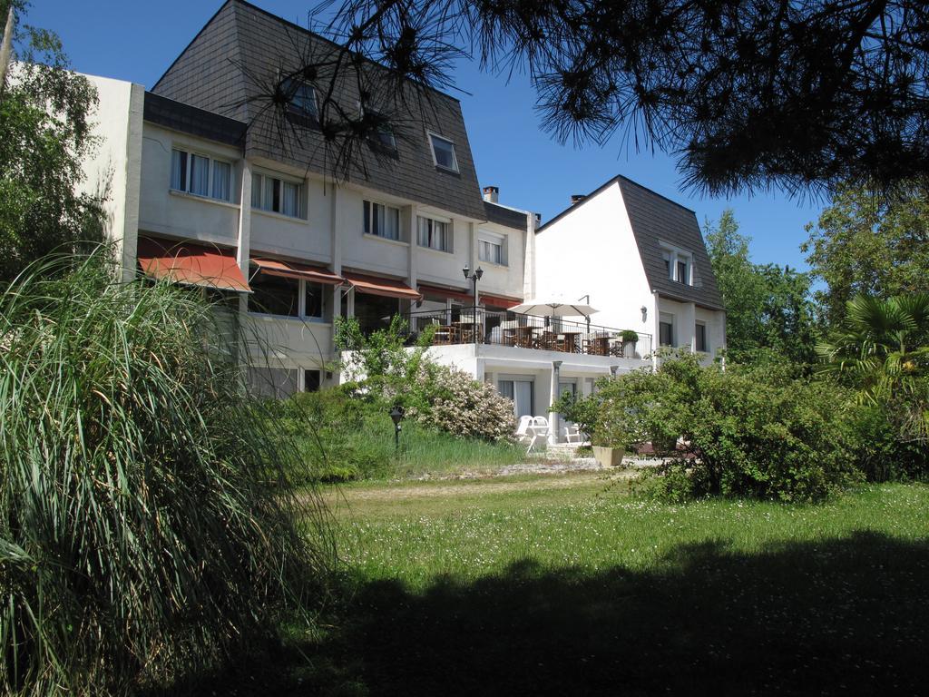 Hotel La Longue Vue Gennes-Val-de-Loire Esterno foto