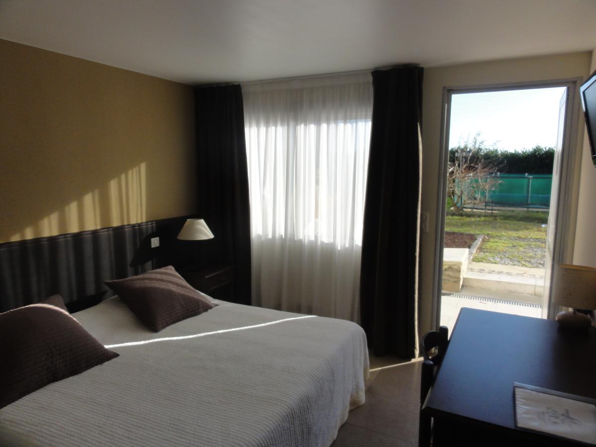 Hotel La Longue Vue Gennes-Val-de-Loire Esterno foto